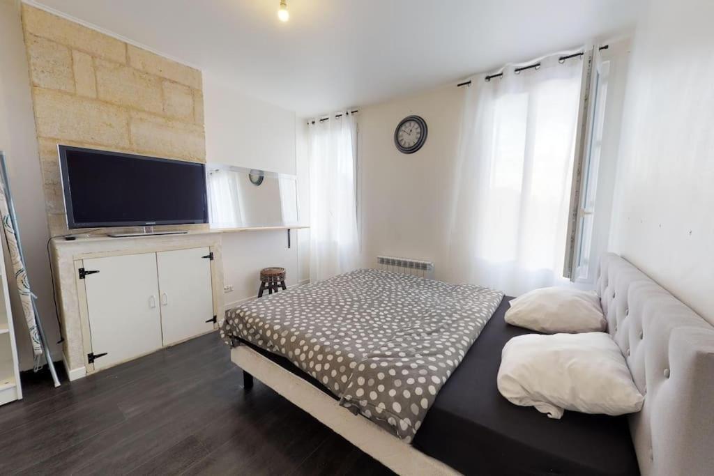 Bassens  Maison Familiale En Pierre A 10 Min De Bordeaux المظهر الخارجي الصورة