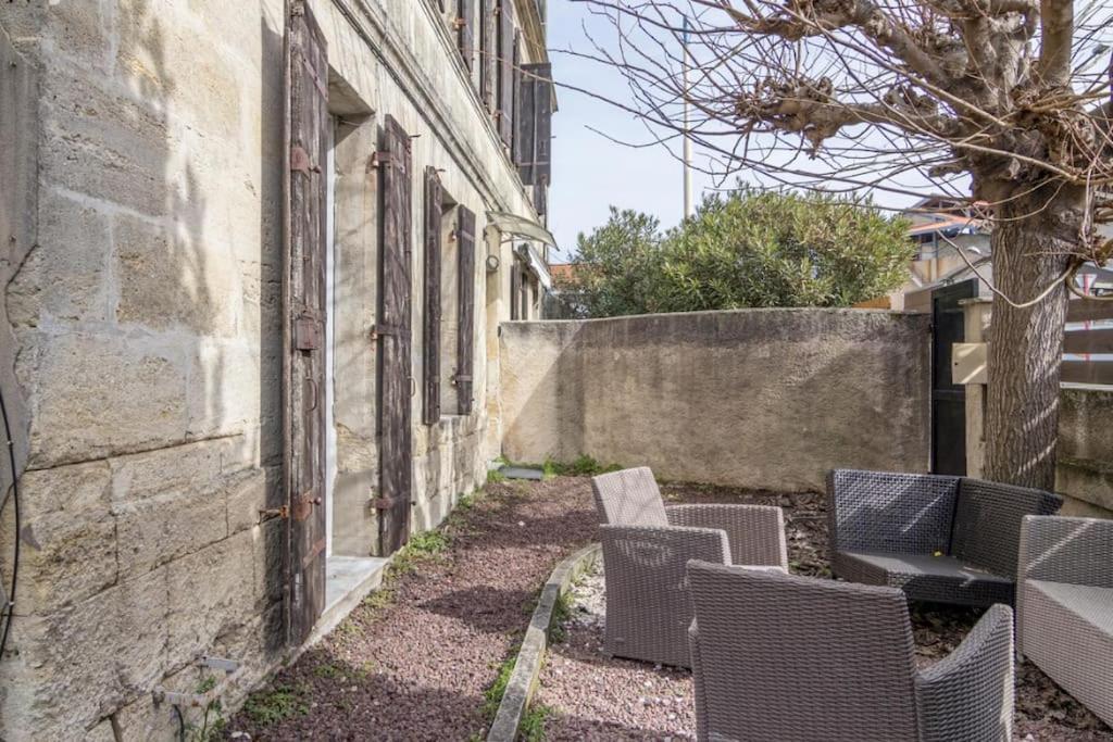 Bassens  Maison Familiale En Pierre A 10 Min De Bordeaux المظهر الخارجي الصورة